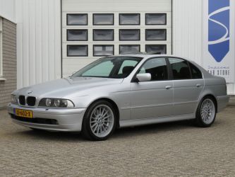 BMW E39 530i Sedan