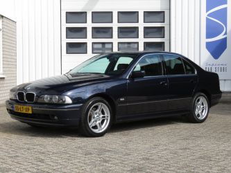 BMW E39 525i Sedan