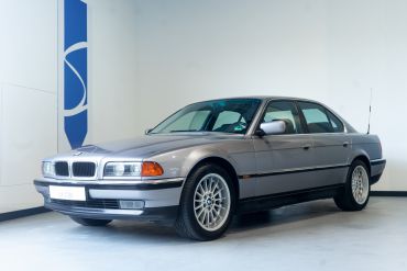 BMW E38 730i