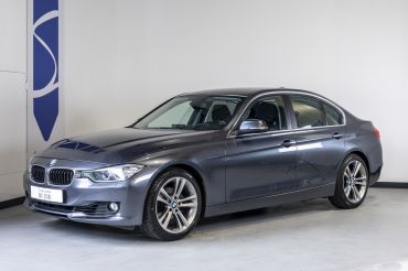 BMW F30 320i