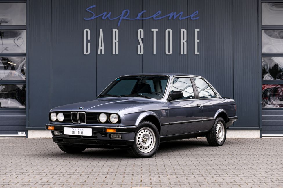 BMW E30 323i Coupe