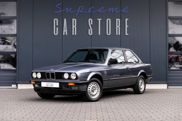 BMW E30 323i Coupe