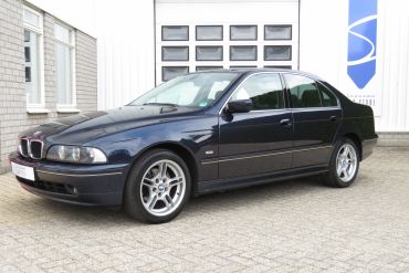 BMW E39 525i Sedan