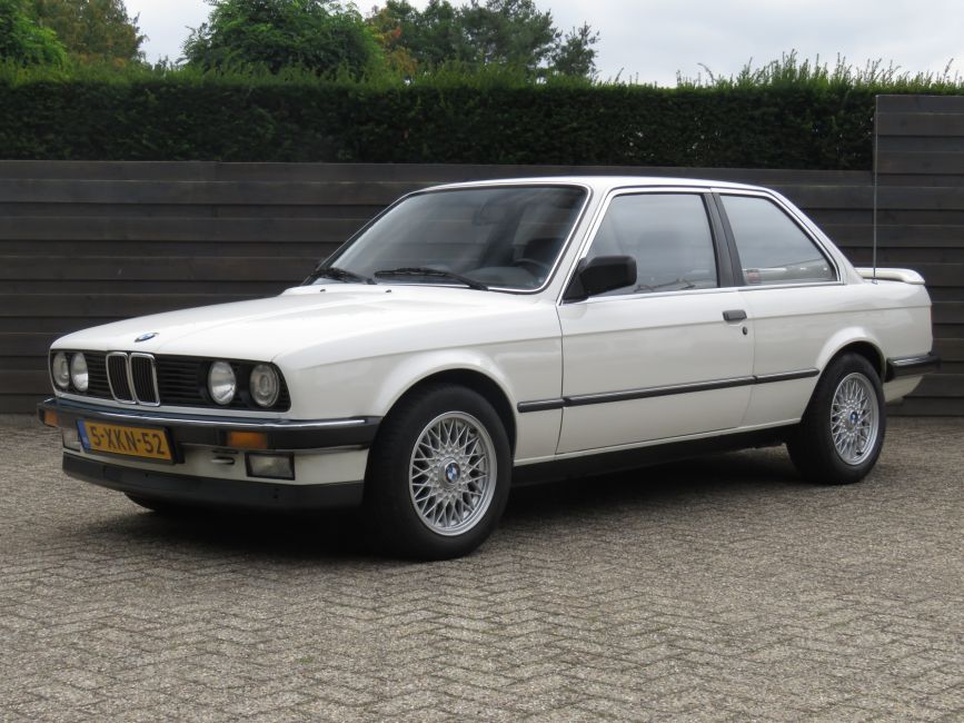 BMW E30 325e