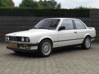 BMW E30 325e