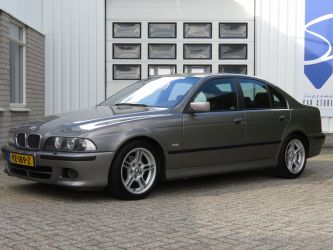 BMW E39 525i Sedan
