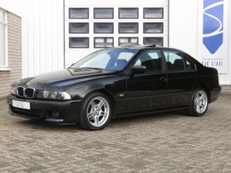 BMW E39 525i Sedan