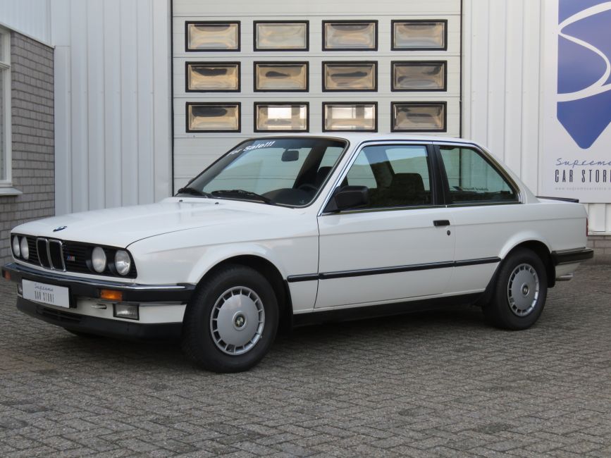 BMW E30 325i Coupé