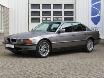 BMW E38 730i
