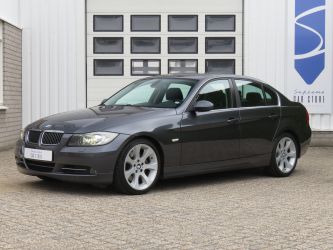 BMW E90 330i