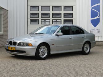 BMW E39 525i Sedan