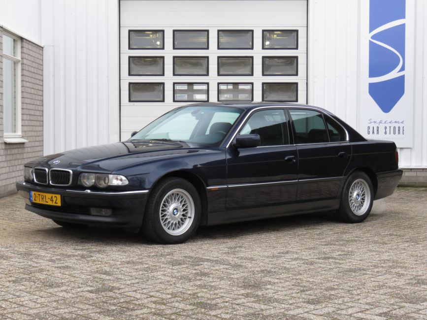 BMW E38 750i