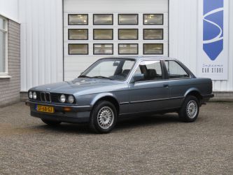 BMW E30 318i Coupé
