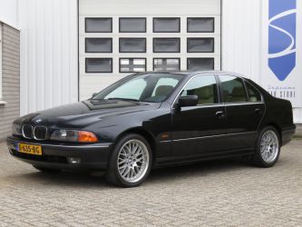 BMW E39 540i Sedan